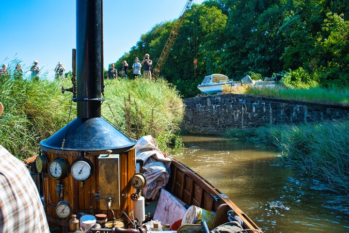 Approaching the lock onboard